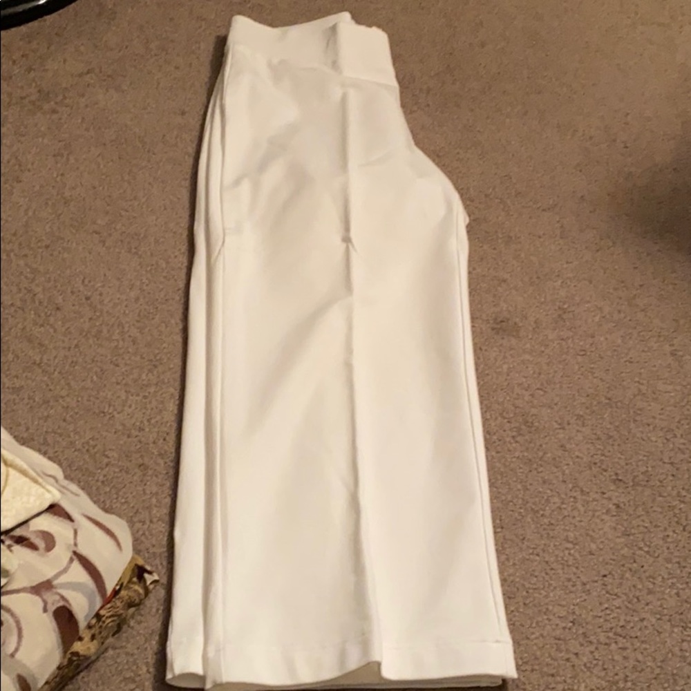 White cropped capris (J Jill)